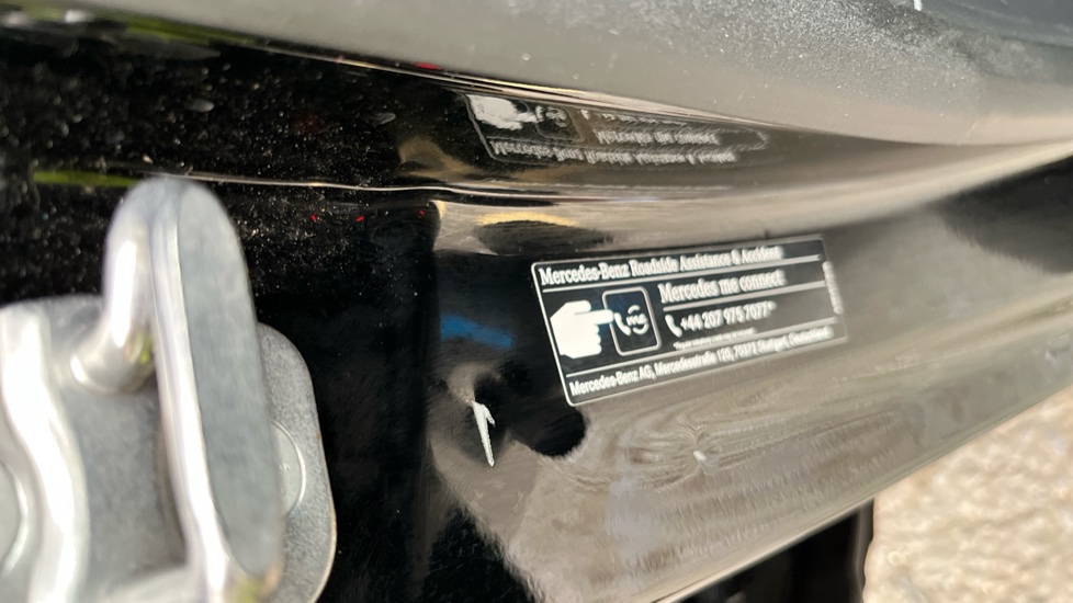 MERCEDES EQB dents and scratches