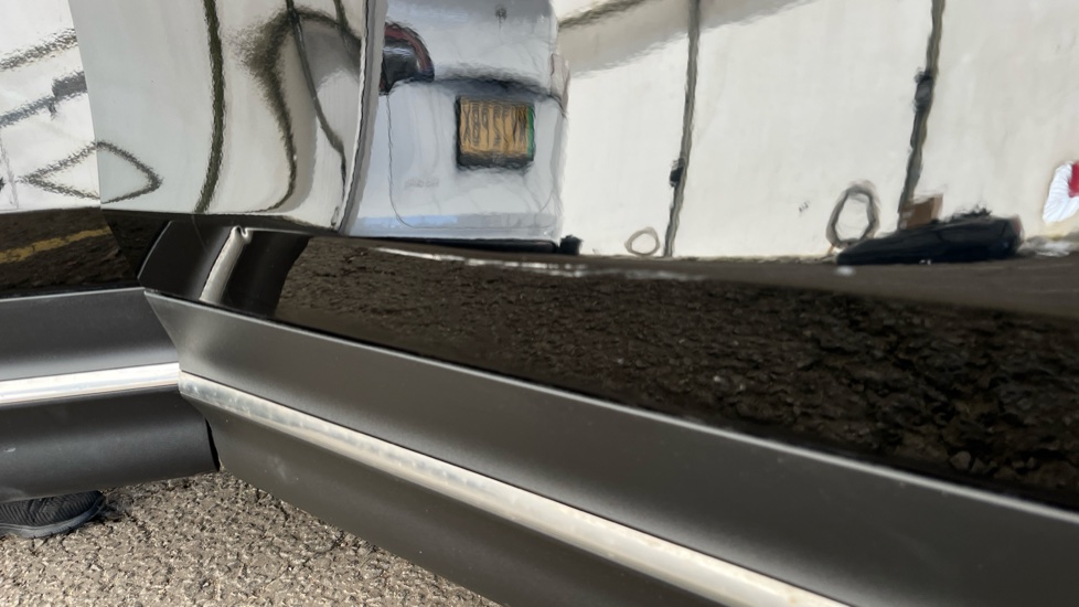 MERCEDES EQB dents and scratches