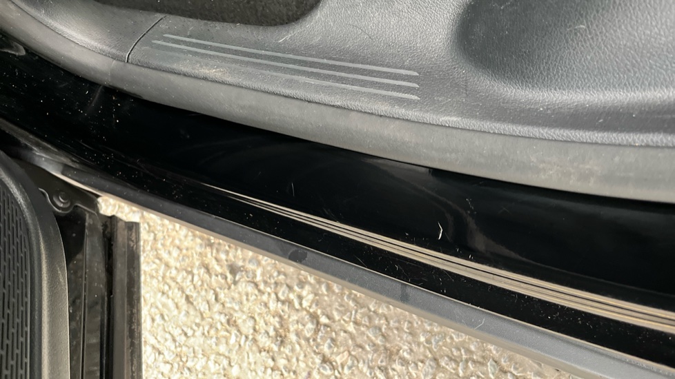 MERCEDES EQB scratches and dents