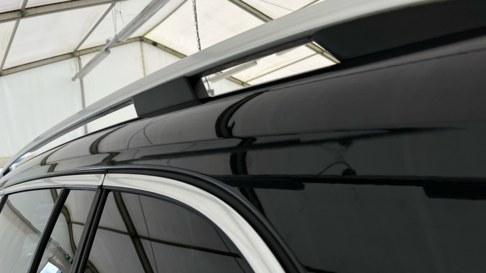 MERCEDES EQB dents