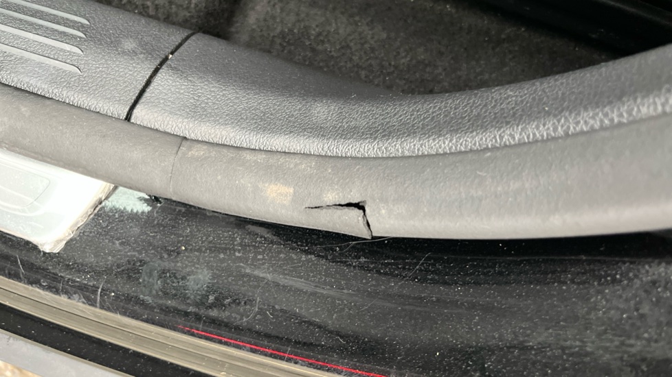 MERCEDES EQB damage