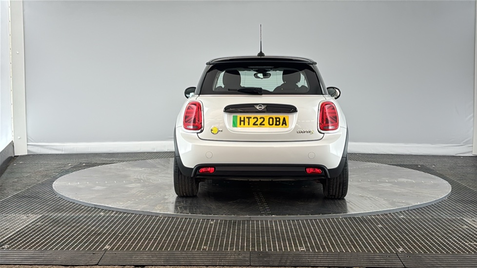 MINI HATCHBACK Image 4
