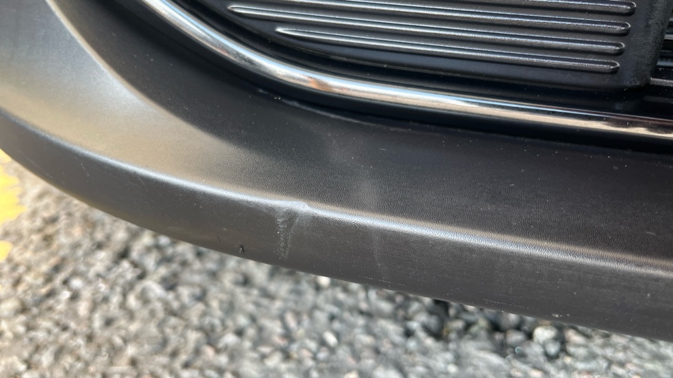 MINI HATCHBACK Dent and scuff