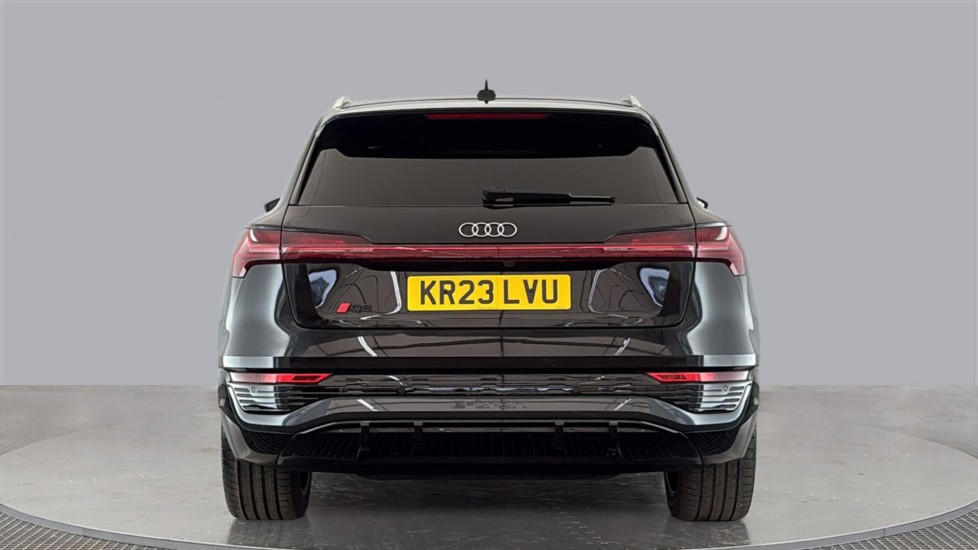 AUDI Q8 Image 4