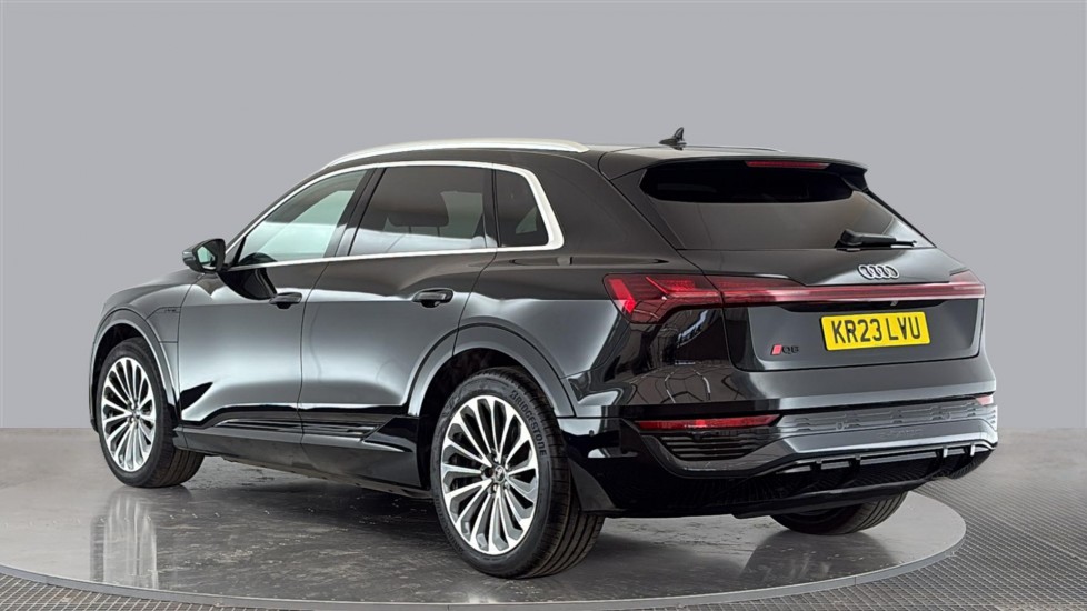 AUDI Q8 Image 3