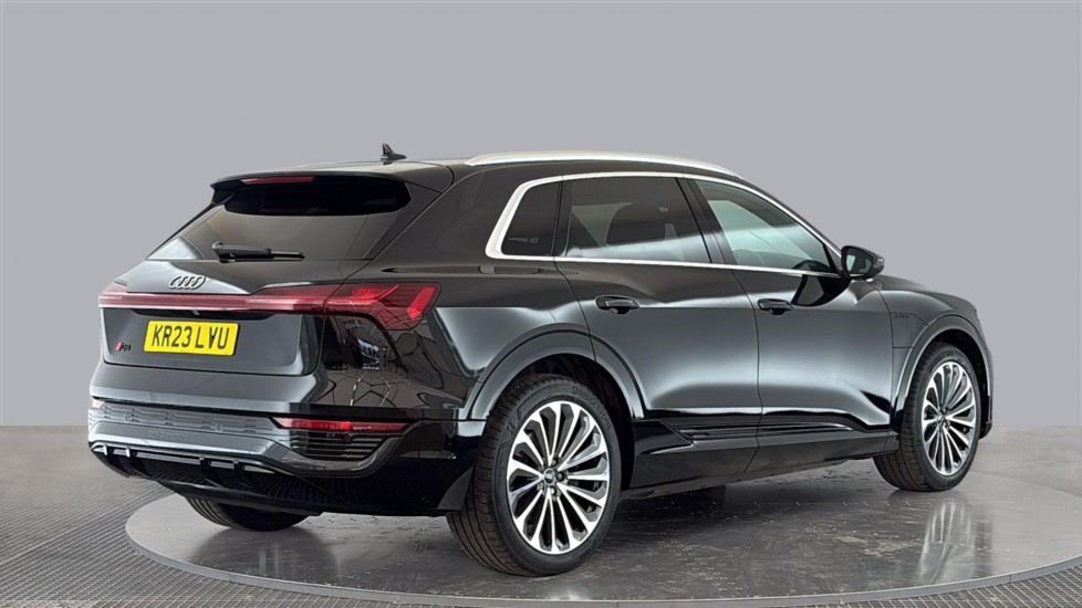AUDI Q8 Image 5