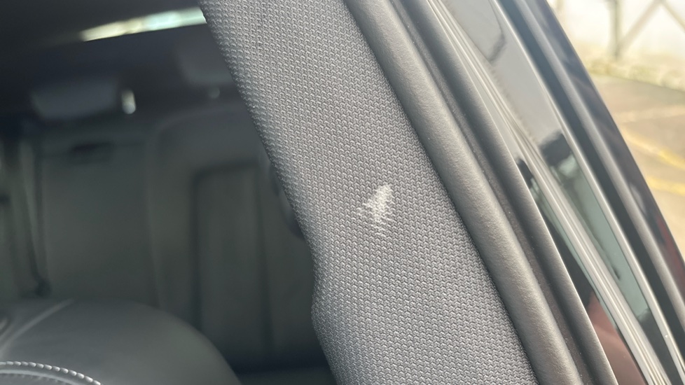 AUDI Q8 Scuff