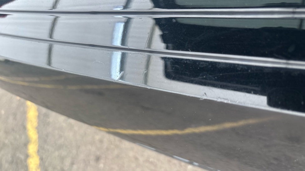 AUDI Q8 Chips and scratches