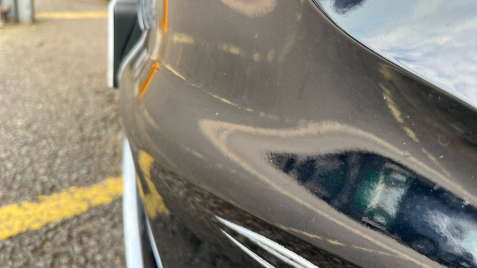 MG ZS chips