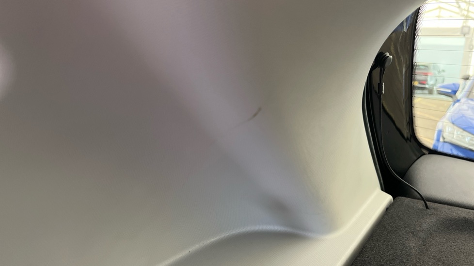 MG ZS scratches