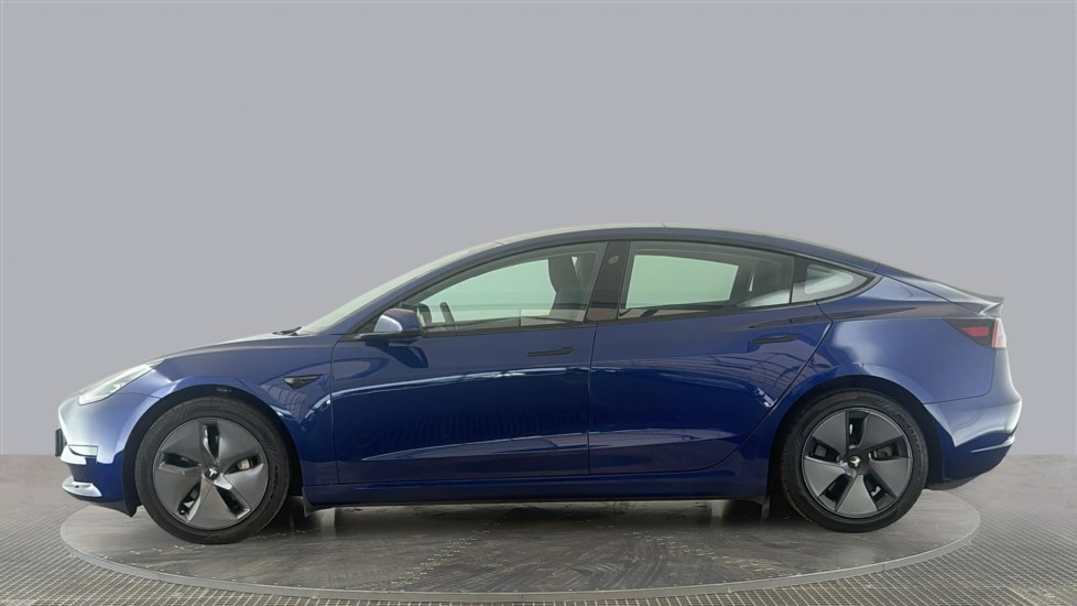 TESLA MODEL 3 Image 2