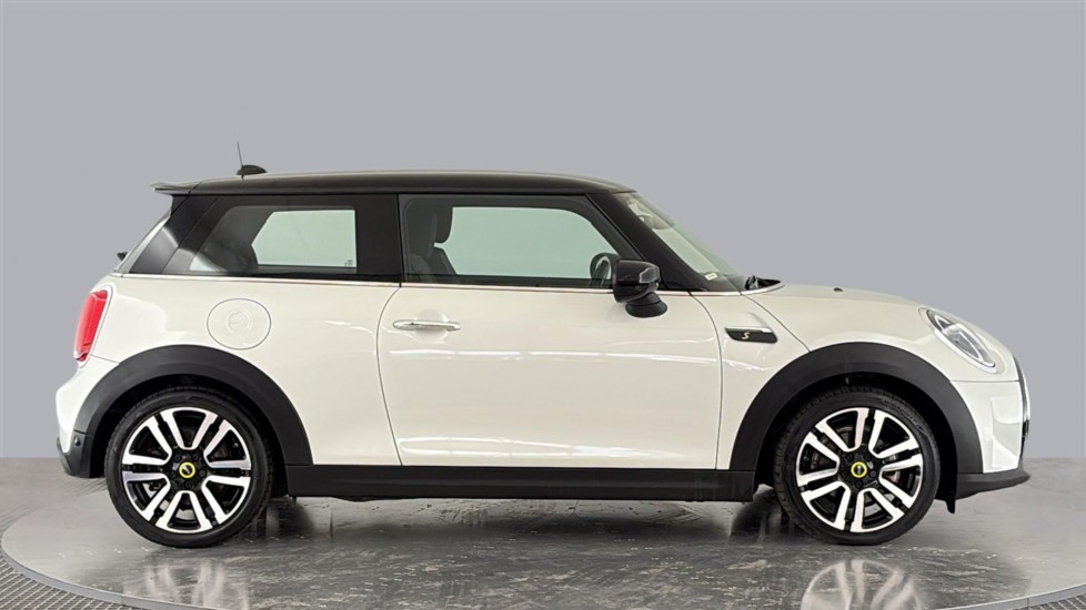 MINI HATCHBACK Image 6