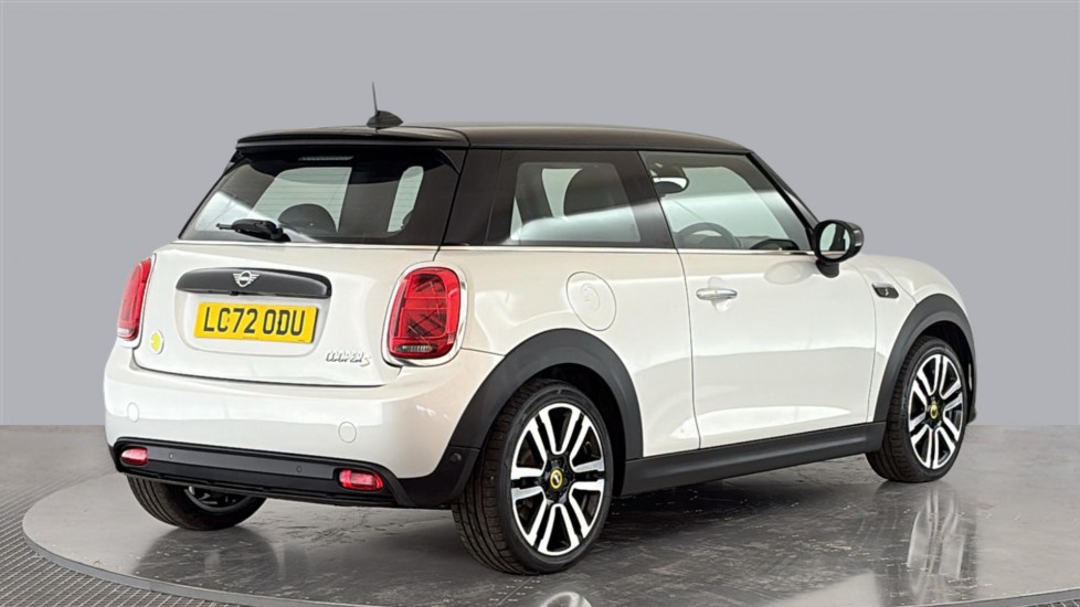 MINI HATCHBACK Image 5