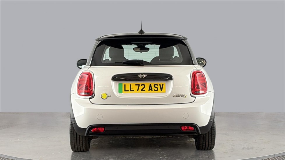 MINI HATCHBACK Image 4
