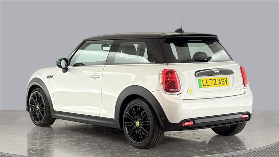 MINI HATCHBACK Image 3