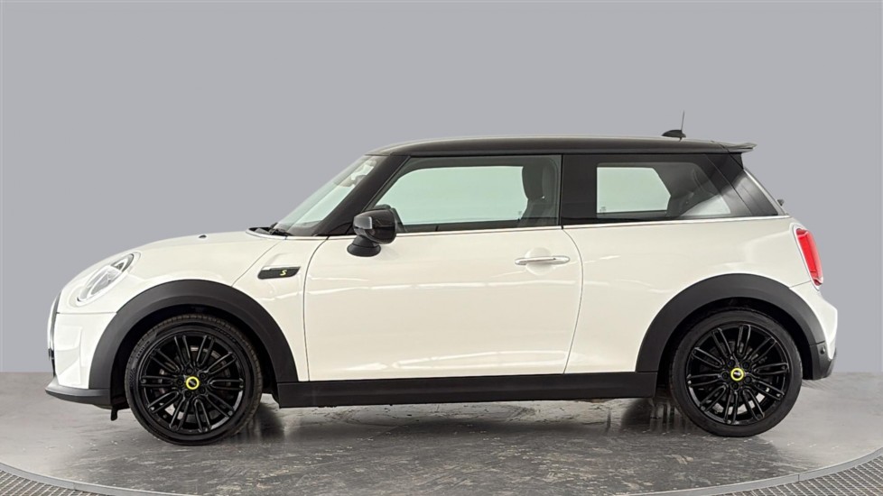 MINI HATCHBACK Image 2
