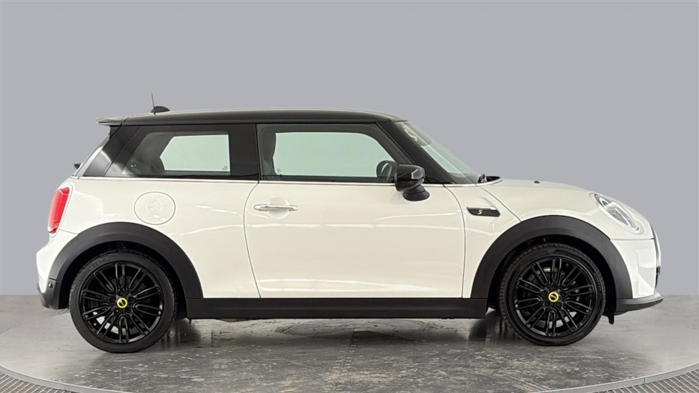 MINI HATCHBACK Image 6