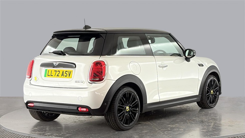 MINI HATCHBACK Image 5