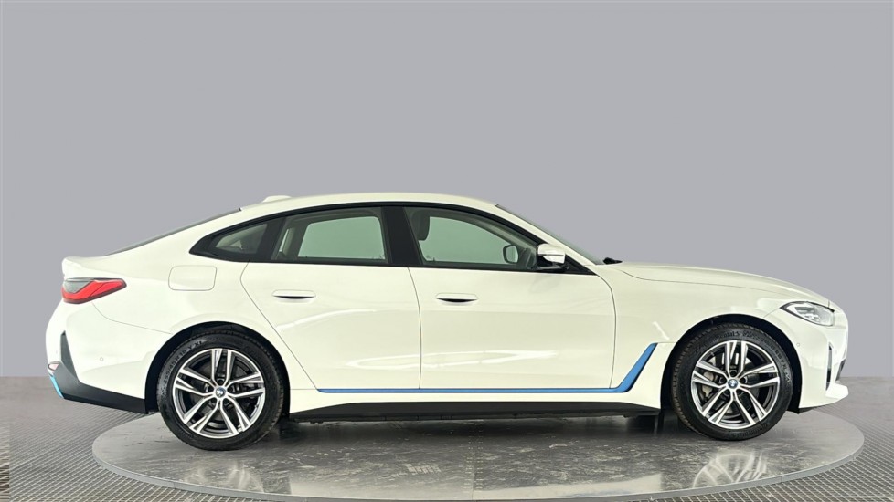 BMW I4 Image 6