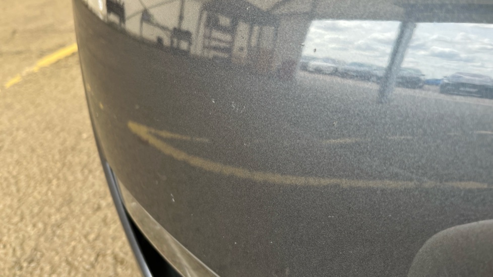TESLA MODEL Y chips