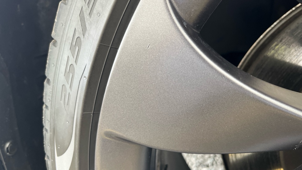 TESLA MODEL Y scuff