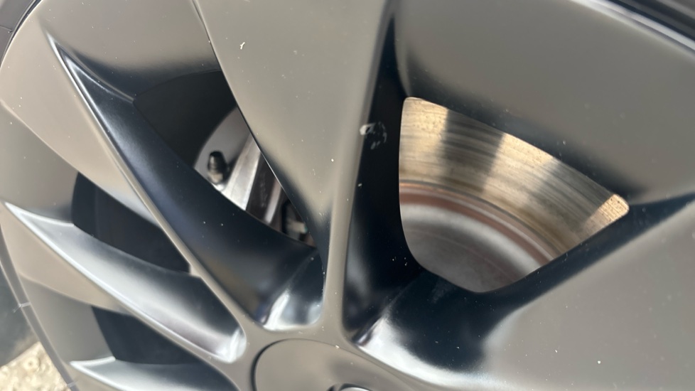 TESLA MODEL Y chips