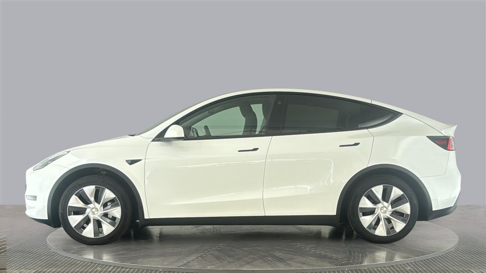TESLA MODEL Y Image 2