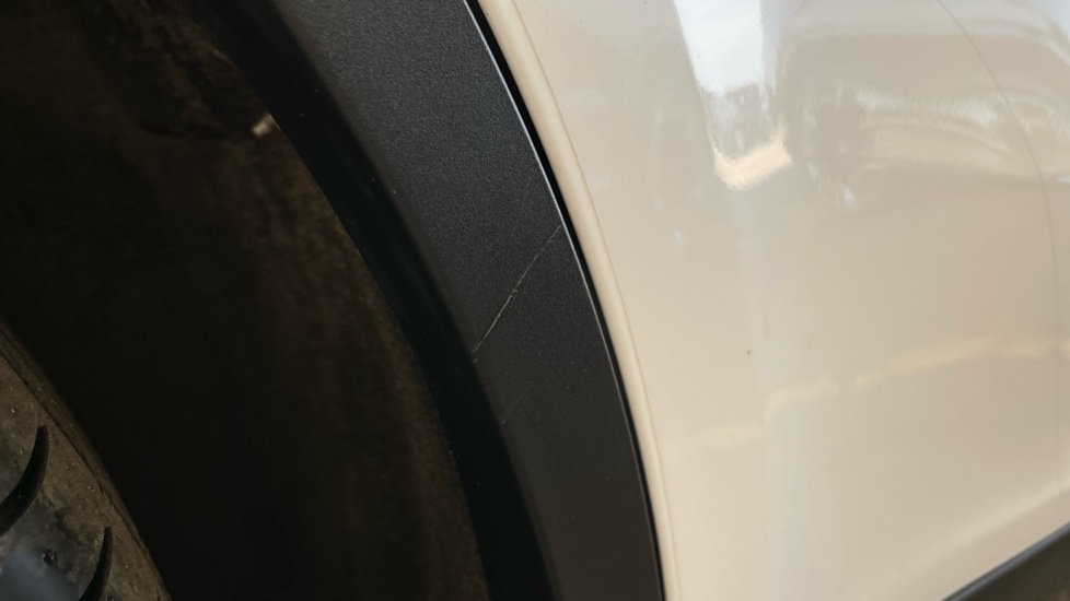 TESLA MODEL Y Scratches