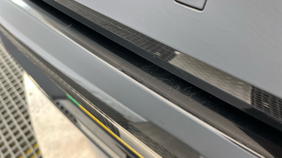 RENAULT MEGANE E-TECH Scratches