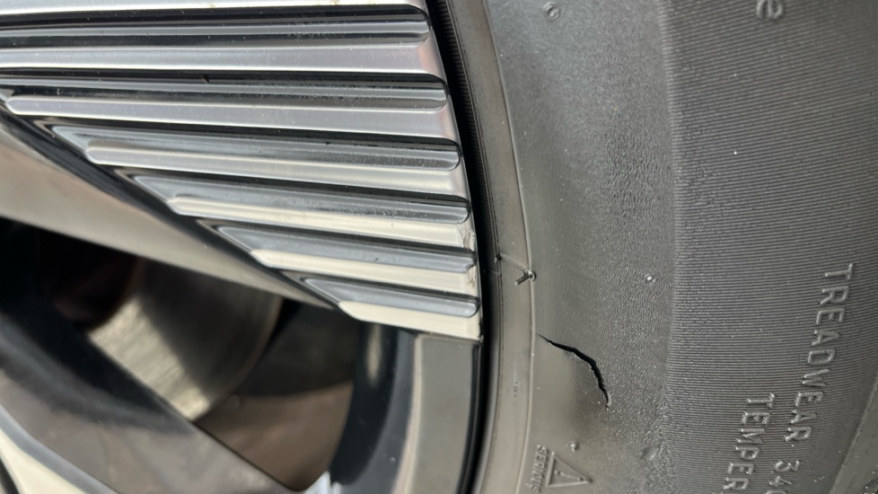 RENAULT MEGANE E-TECH Scuff