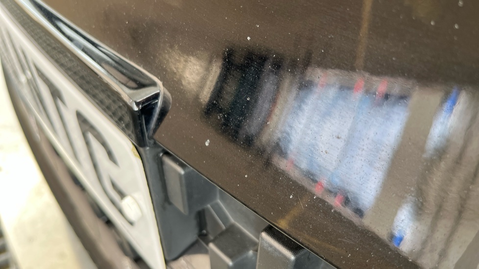 RENAULT MEGANE E-TECH Chips and scratches