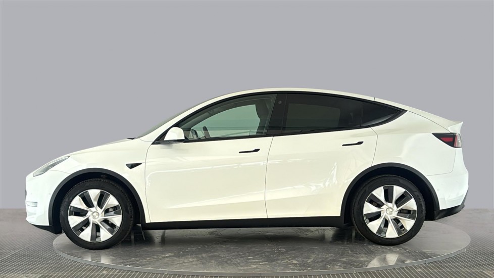 TESLA MODEL Y Image 2