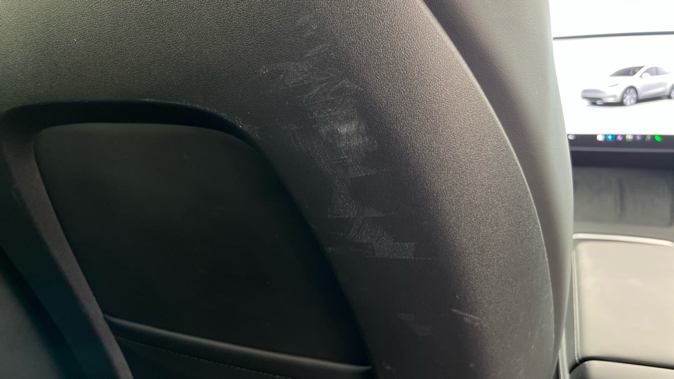 TESLA MODEL Y Scuff and scratches