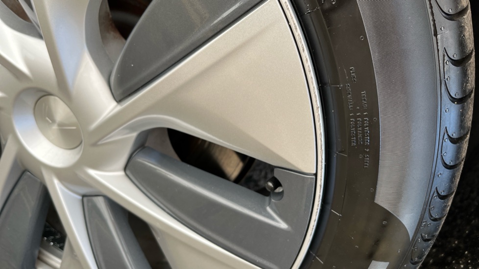 TESLA MODEL Y Scuff