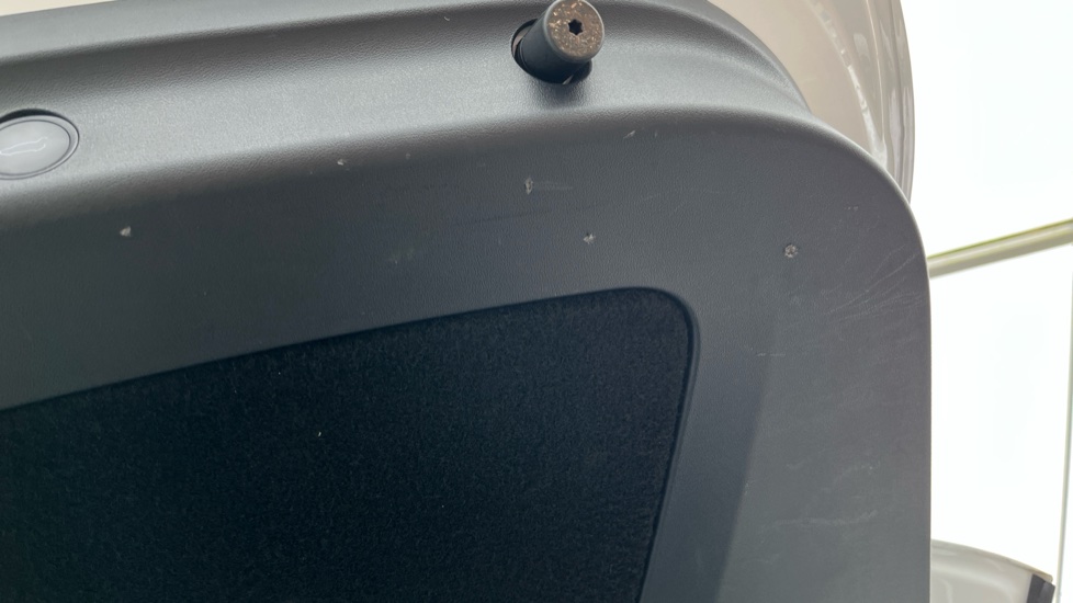 TESLA MODEL Y scuff