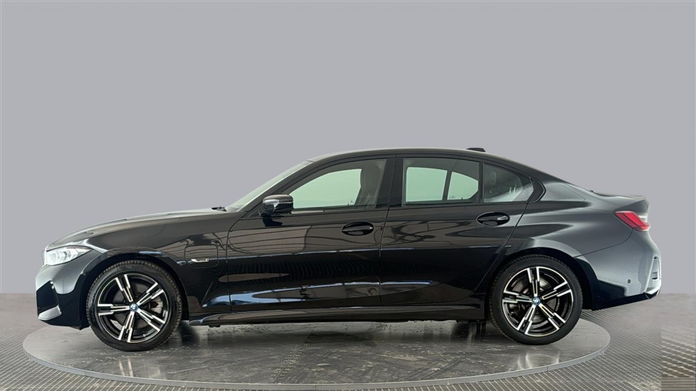 BMW 3 SERIES Image 2