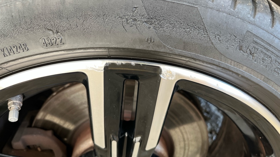 BMW 3 SERIES scuff