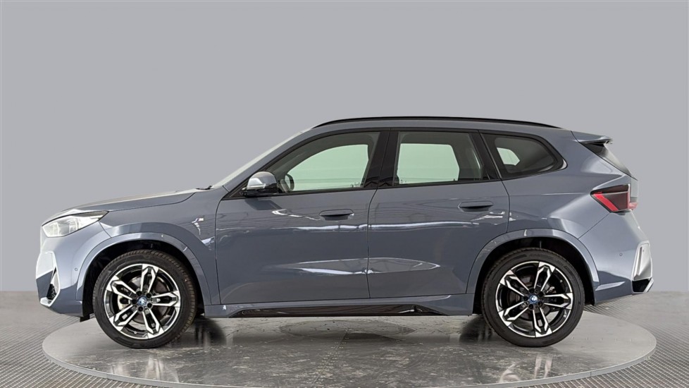 BMW iX1 Image 2