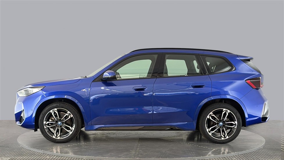 BMW iX1 Image 2