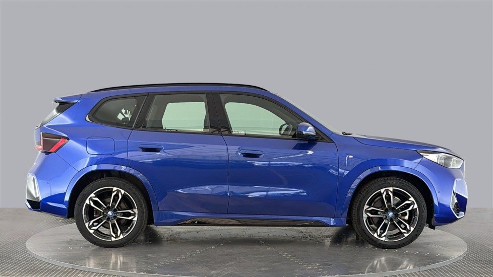 BMW iX1 Image 6
