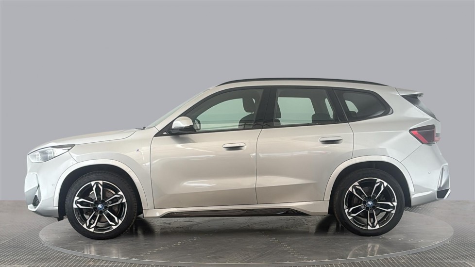 BMW iX1 Image 2