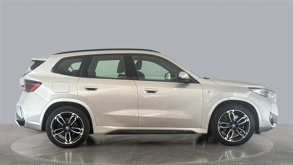 BMW iX1 Image 6