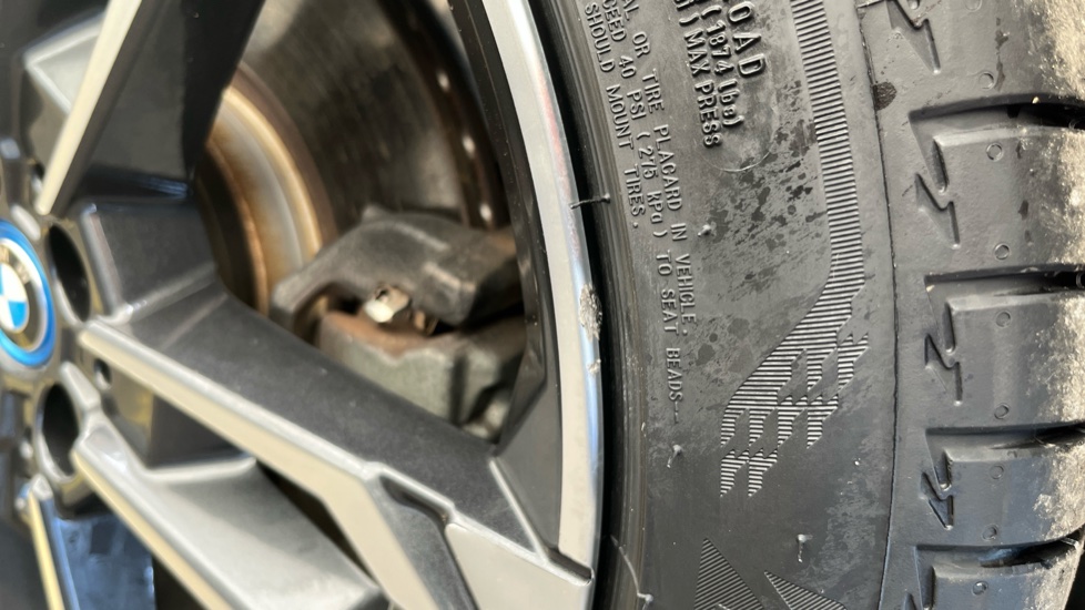 BMW iX1 Scuff