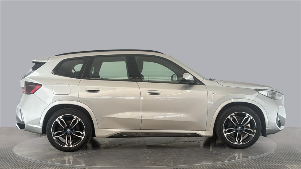 BMW iX1 Image 6