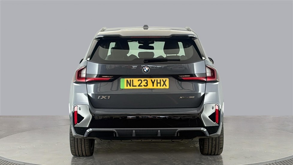 BMW iX1 Image 4