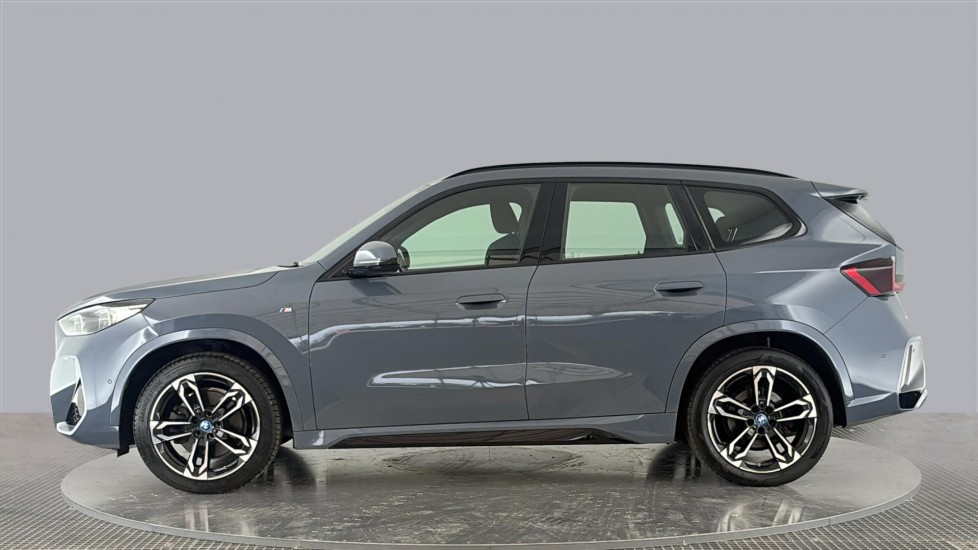 BMW iX1 Image 2