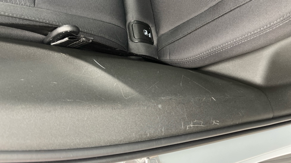 POLESTAR 2 Scratches