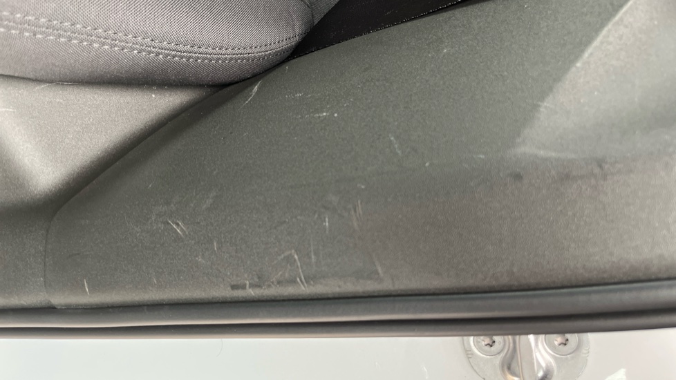 POLESTAR 2 Scratches