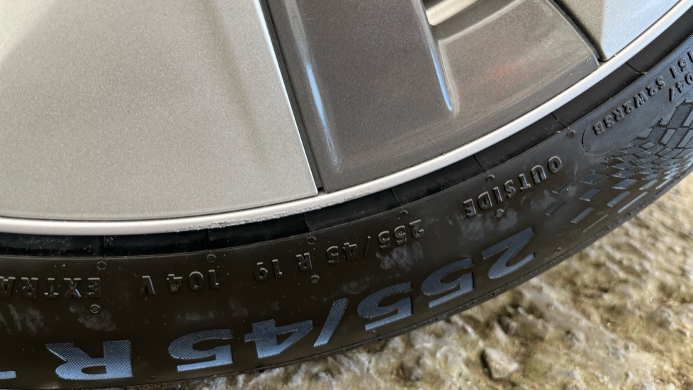 TESLA MODEL Y Scuff