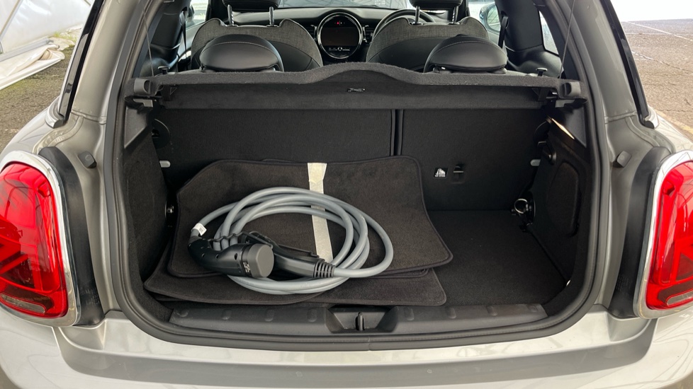 MINI HATCHBACK Image 15